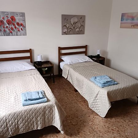 Casa Fiume Lägenhet Mantova Exteriör bild